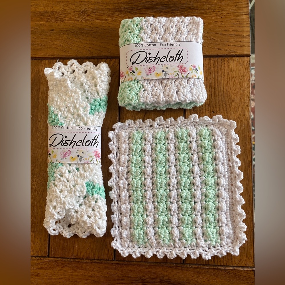 Hand Crocheted Hot Pad With 2 Dishcloths